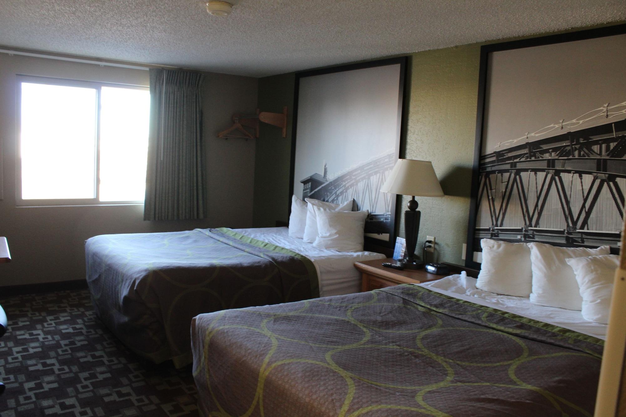 ซูเปอร์ 8 บาย วินด์แฮม เคิร์นนีย์ Motel ภายนอก รูปภาพ