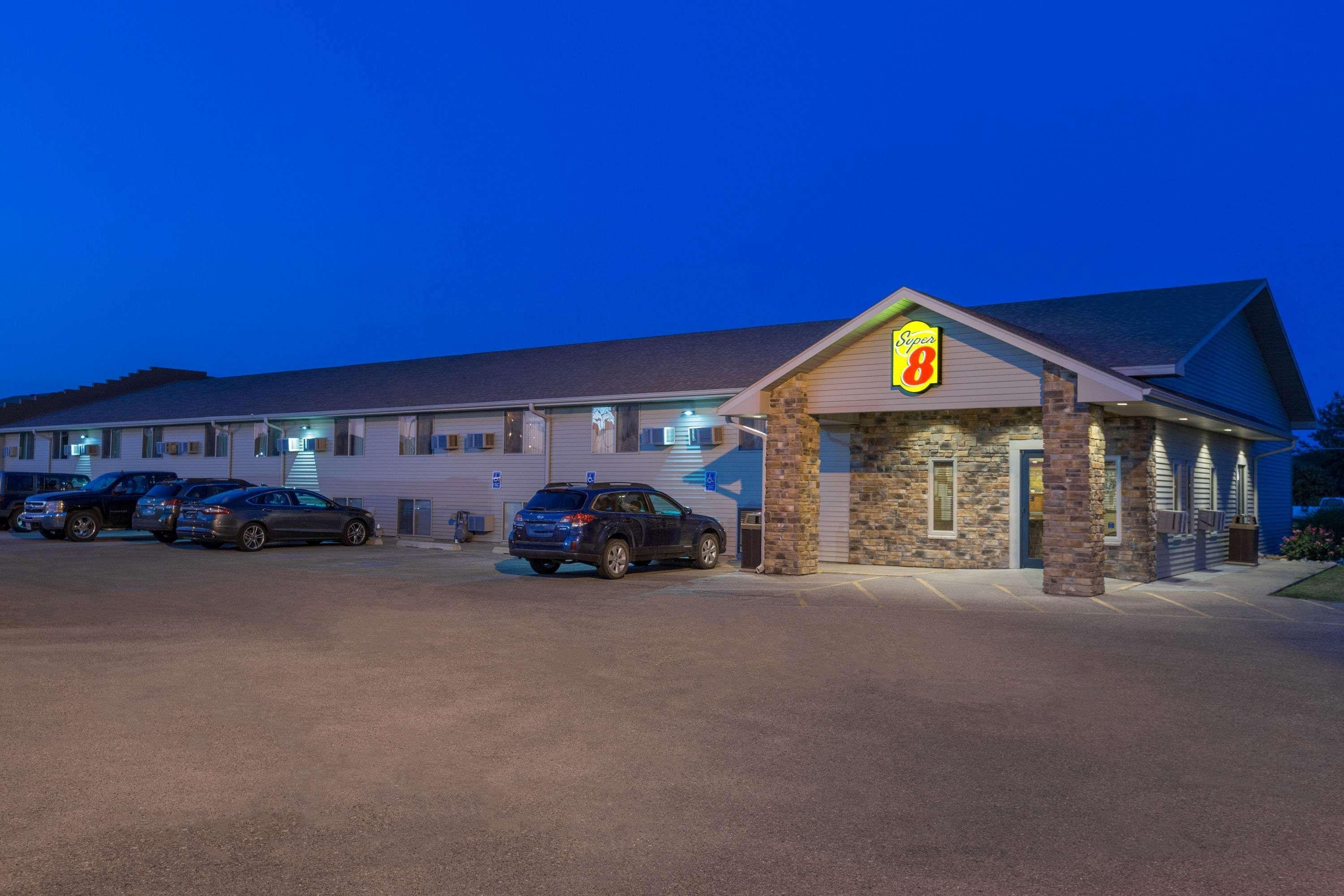 ซูเปอร์ 8 บาย วินด์แฮม เคิร์นนีย์ Motel ภายนอก รูปภาพ
