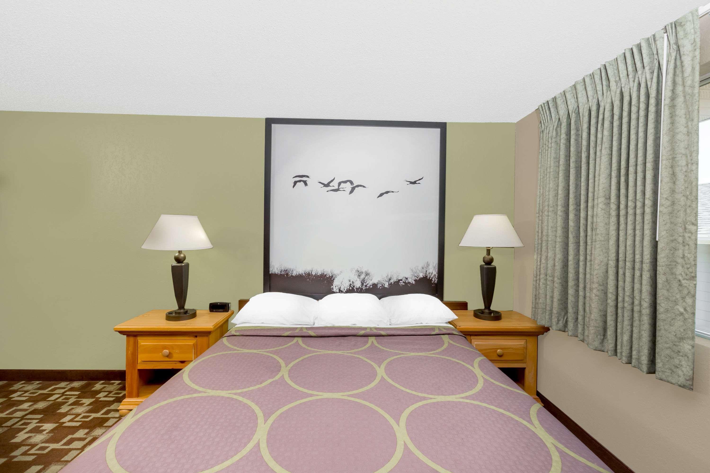 ซูเปอร์ 8 บาย วินด์แฮม เคิร์นนีย์ Motel ภายนอก รูปภาพ