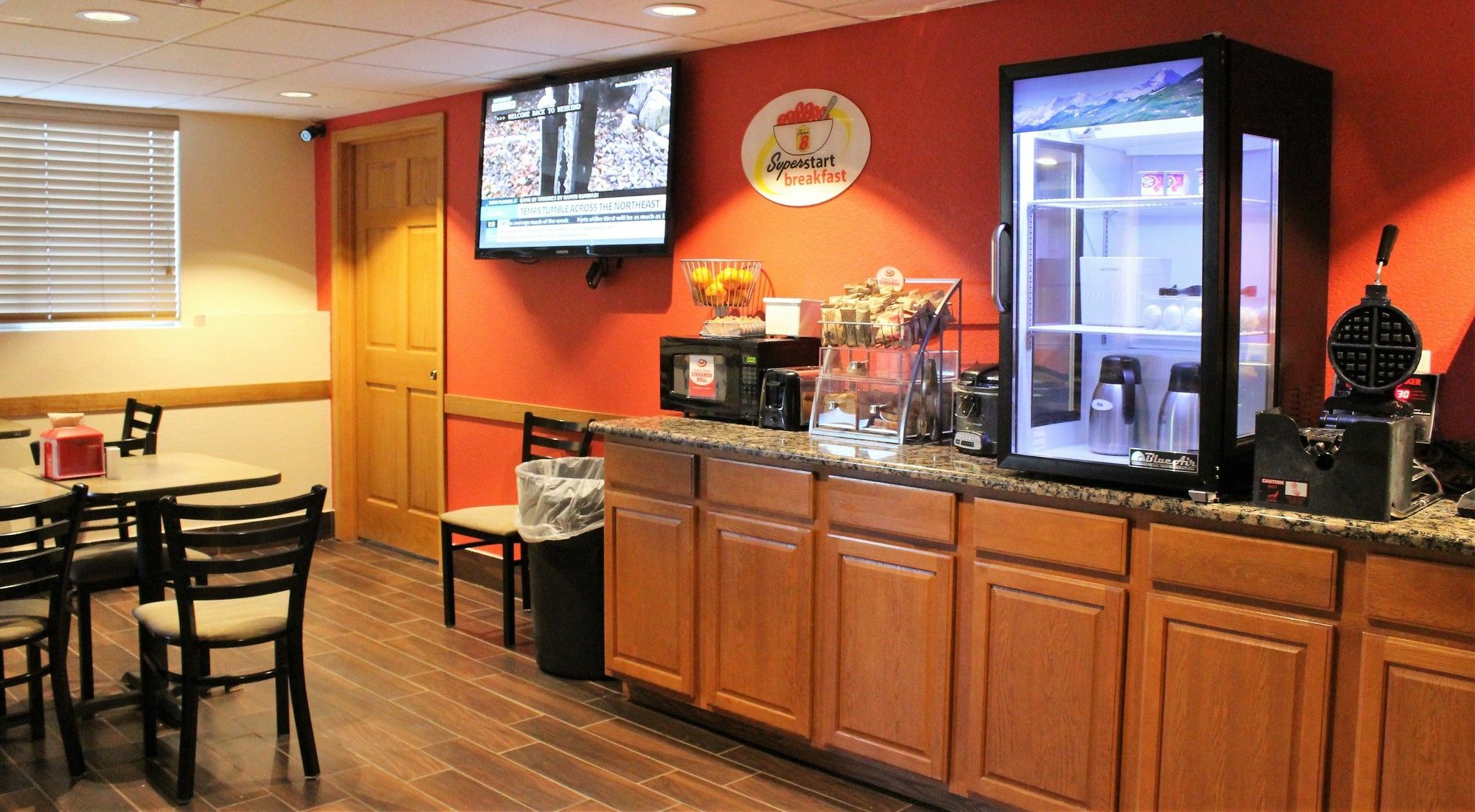 ซูเปอร์ 8 บาย วินด์แฮม เคิร์นนีย์ Motel ภายนอก รูปภาพ